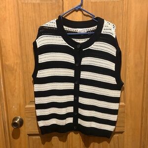 Universal Thread Black and White Button Down Shirt
